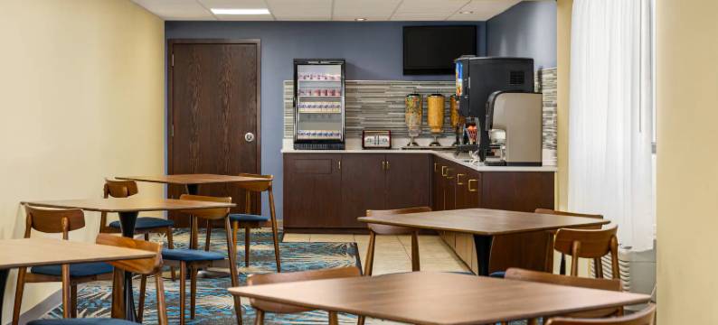 格兰德岛I-80戴斯酒店(Days Inn by Wyndham Grand Island I-80)图片