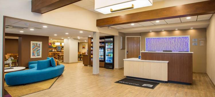 舒适酒店 - 戴达姆-波士顿大都会西区(Comfort Inn - Dedham-Boston MetroWest)图片
