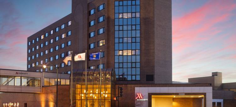 奥什科什万豪海滨酒店及会议中心(Oshkosh Marriott Waterfront Hotel & Convention Center)图片