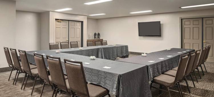 迪比克丽怡酒店(Country Inn & Suites by Radisson, Dubuque, IA)图片