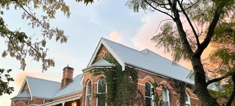 刚达盖的闪光杰克(Flash Jacks of Gundagai)图片