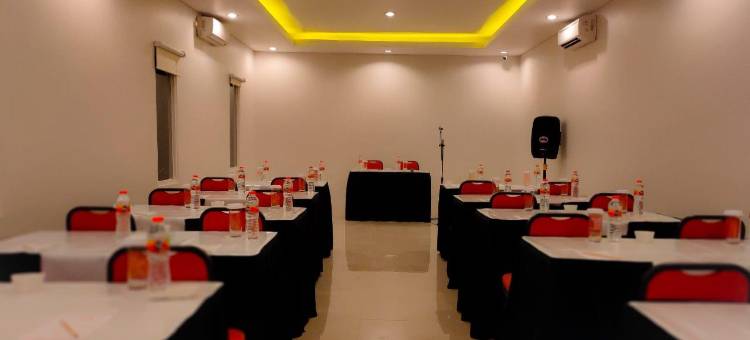 诗都阿佐前一旅馆(Front One Inn Sidoarjo)图片