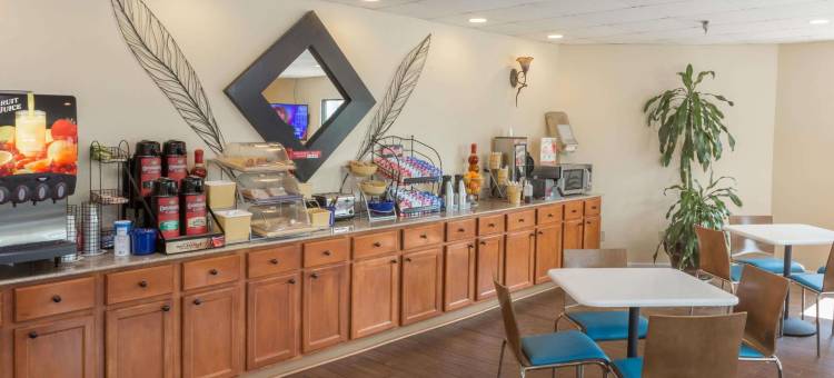 比洛克西海滩戴斯酒店(Days Inn by Wyndham Biloxi Beach)图片