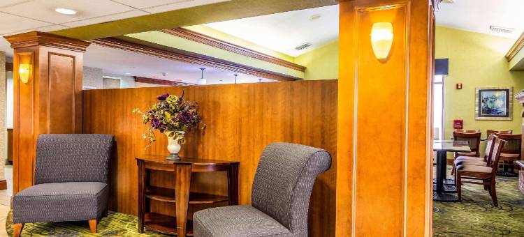 克拉丽奥酒店克兰伯里镇(Clarion Inn Cranberry Township)图片