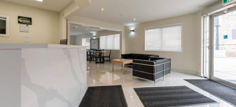 戈尔登温德姆速8酒店(Super 8 by Wyndham Golden)图片