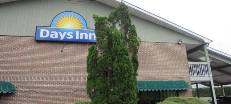 哥伦比亚东北杰克逊堡戴斯酒店(Days Inn by Wyndham Columbia NE Fort Jackson)图片