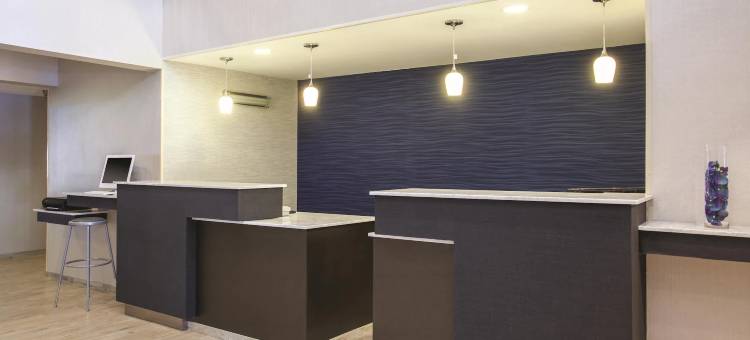 里士满南拉昆塔温德姆酒店(La Quinta Inn by Wyndham Richmond South)图片