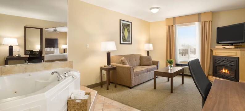 黄金市华美达酒店(Ramada Limited Golden)图片