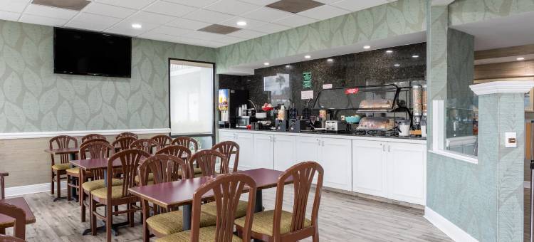 阿尔塔蒙特斯普林斯近 I-4 温德姆华美达酒店(Ramada by Wyndham Altamonte Springs Near I-4)图片