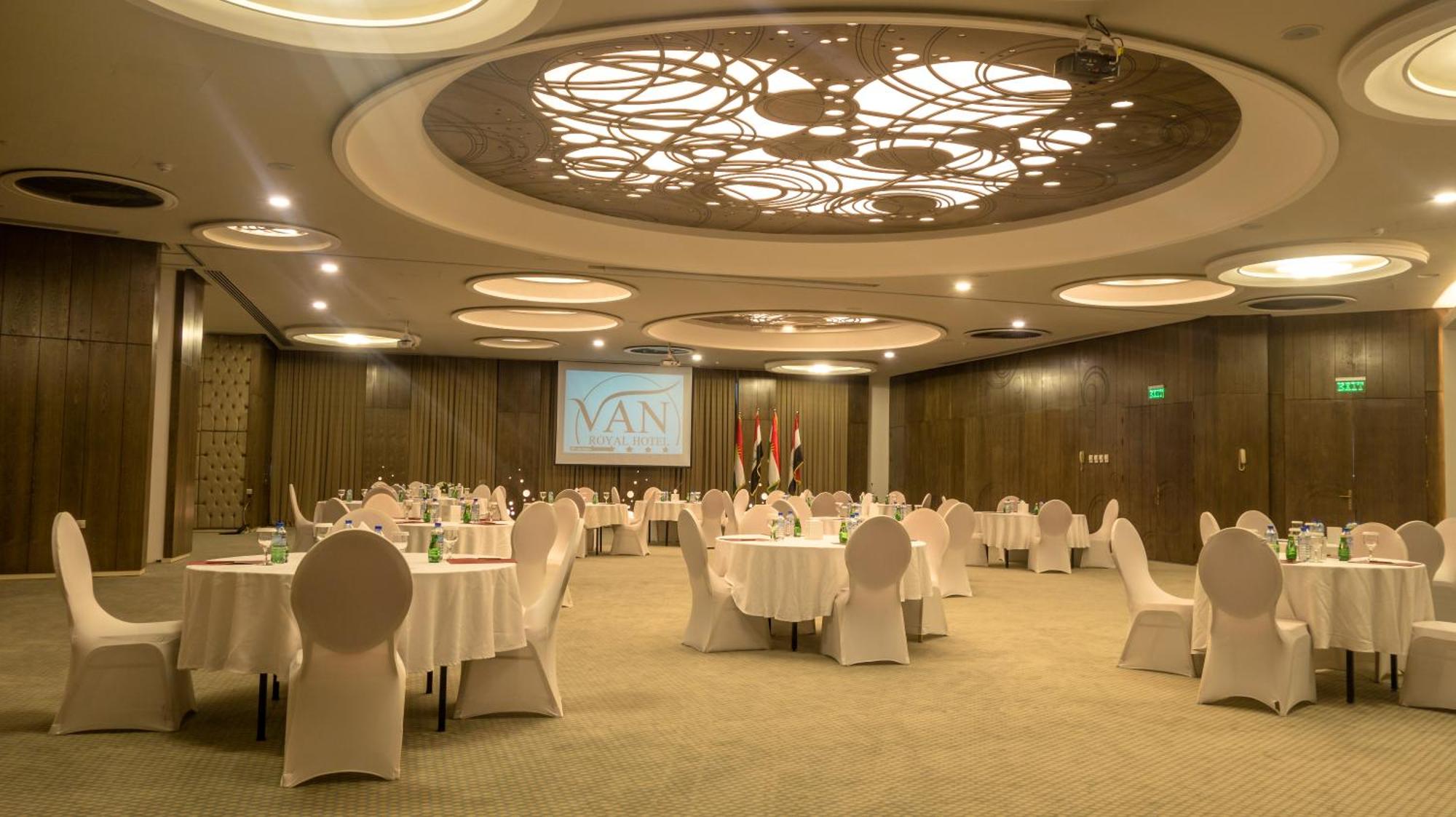 Van Royal Hotel Over view