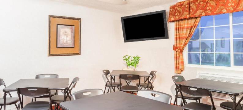 维塞利亚速8酒店(Super 8 by Wyndham Visalia)图片