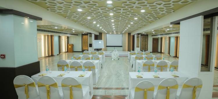 提鲁帕提拉吉公园酒店(Raj Park- Hill View)图片