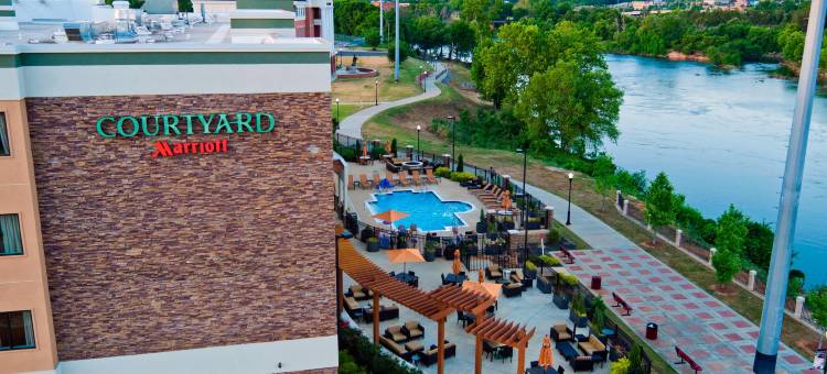 哥伦布凤凰城河滨万怡酒店(Courtyard Columbus Phenix City/Riverfront)图片