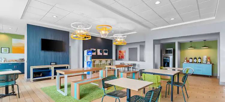 维多利亚戴斯酒店(Spark By Hilton Victoria)图片