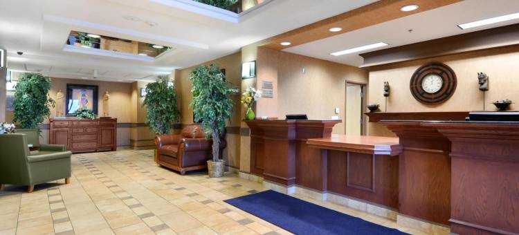 斯特拉斯莫尔戴斯套房酒店(Days Inn & Suites by Wyndham Strathmore)图片