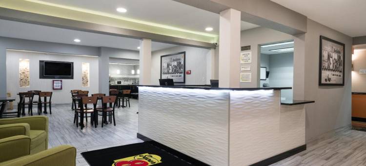 罗切斯特梅奥诊所区速8酒店(Super 8 by Wyndham Rochester Mayo Clinic Area)图片