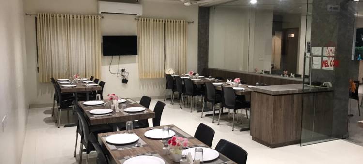 迪维亚酒店和餐厅(Divya Hotel & Restaurant)图片