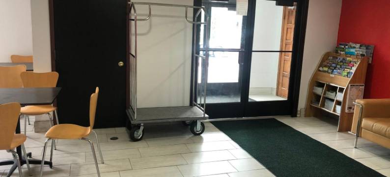 史蒂文斯角地区速8酒店(Super 8 by Wyndham Plover Stevens Point Area)图片