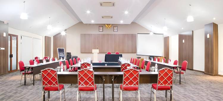 新绿翡翠仙图市酒店(Hotel Neo+ Green Savana Sentul City)图片