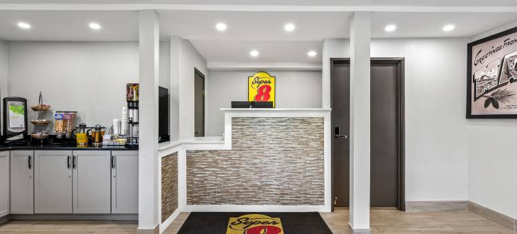 刘易斯顿奥本区速8酒店(Super 8 by Wyndham Lewiston Auburn Area)图片