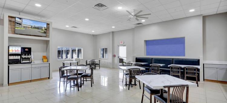 温德姆戴斯套房酒店-尼亚加拉瀑布/布法罗(Days Inn & Suites by Wyndham Niagara Falls/Buffalo)图片