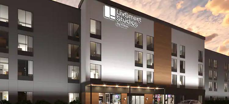 利夫斯玛特开间 希尔顿彭萨科拉I-10北戴维斯公路(LivSmart Studios Hilton Pensacola I-10 North Davis Hwy)图片