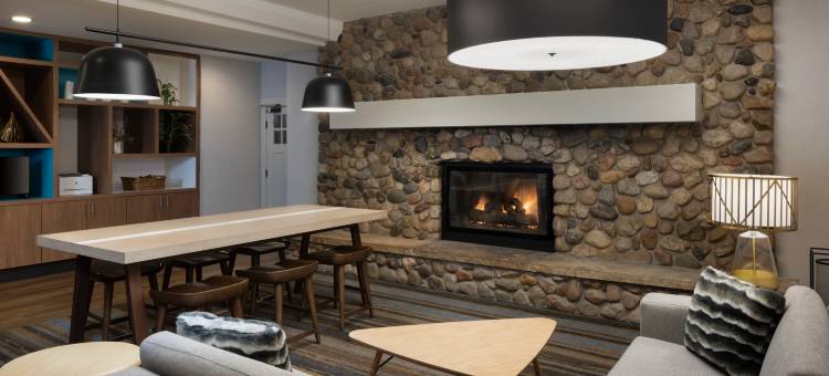 Holiday Inn 斯廷博特斯普林斯(Holiday Inn Steamboat Springs)图片