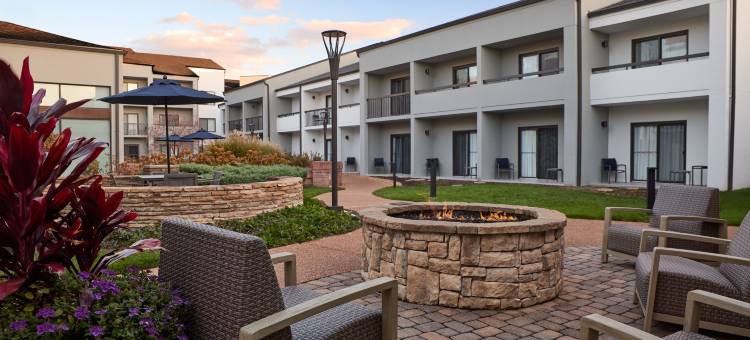 圣路易斯科瑞维科万怡酒店(Courtyard St. Louis Creve Coeur)图片