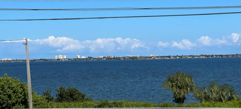 河棕榈酒店(River Palm Hotel)图片