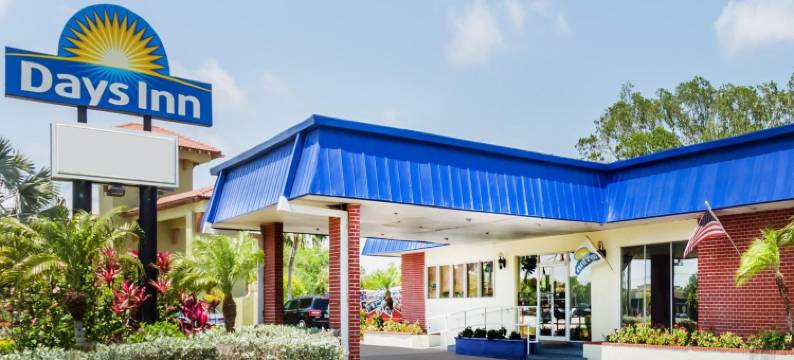 迈尔斯堡斯普林斯戴斯度假酒店(Days Inn by Wyndham Fort Myers Springs Resort)图片