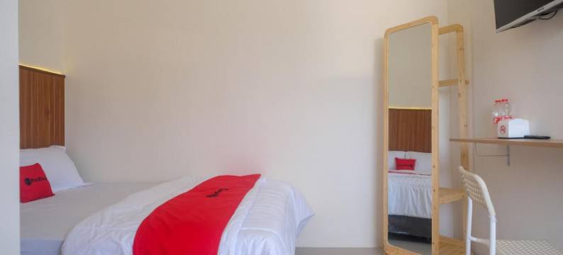 RedDoorz Near Laweyan Gentan图片