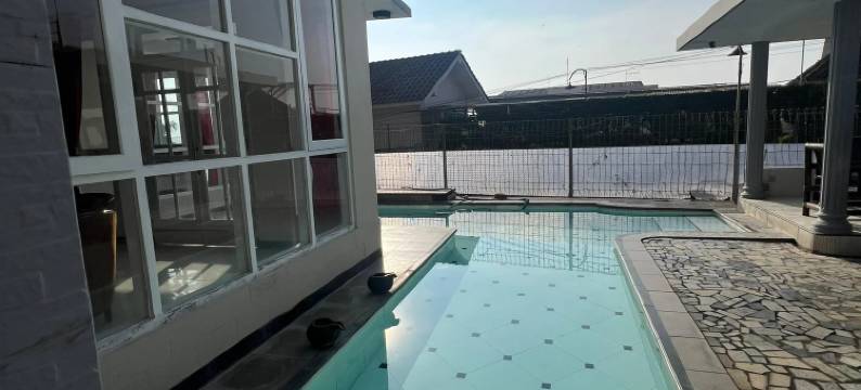 红门酒店普拉斯@邦特斯别墅巴图(RedDoorz Plus @ Villa Bontes Batu)图片