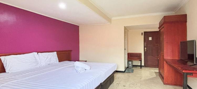 RedPartner大市场和英雄纪念碑酒店(Hotel Pasar Besar RedPartner near Tugu Pahlawan)图片