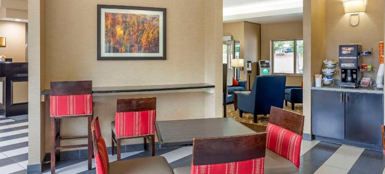 里奇伍德农场舒适套房酒店(Comfort Suites Inn at Ridgewood Farm)图片