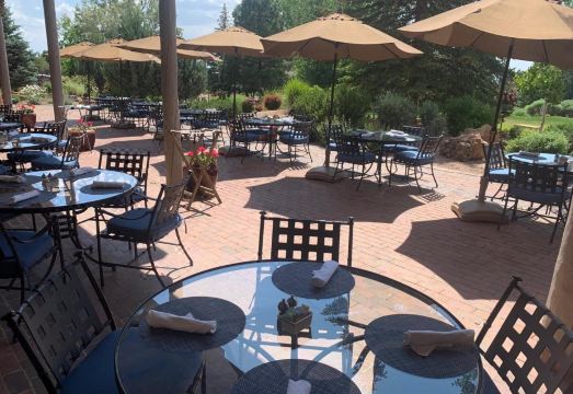 Quail Run Hotel Overview