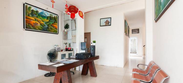 瑞德多兹酒店 - 近班贾尔马辛佳兰艾哈迈德沙亚尼(Urbanview Hotel Ava Banjarmasin by RedDoorz)图片