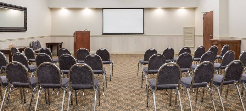 加纳诺克千岛群岛智选假日套房酒店(Holiday Inn Express & Suites 1000 ISLANDS - GANANOQUE by IHG)图片