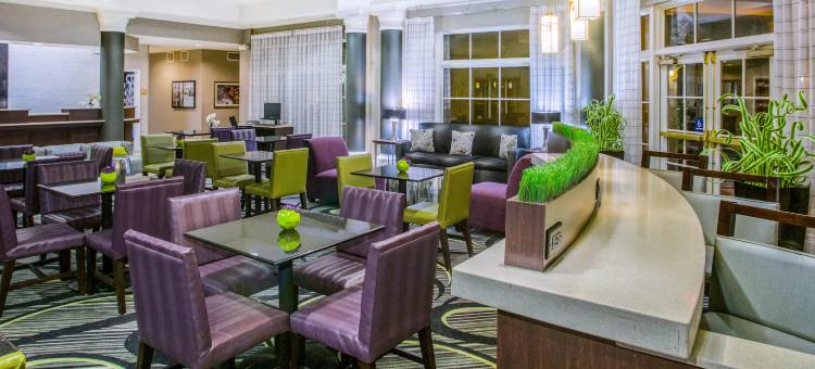 圣路易斯韦斯特波特拉昆塔温德姆套房酒店(La Quinta Inn & Suites by Wyndham St. Louis Westport)图片