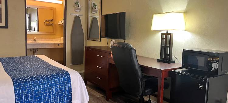 西摩Travelodge by Wyndham(Travelodge by Wyndham Seymour)图片