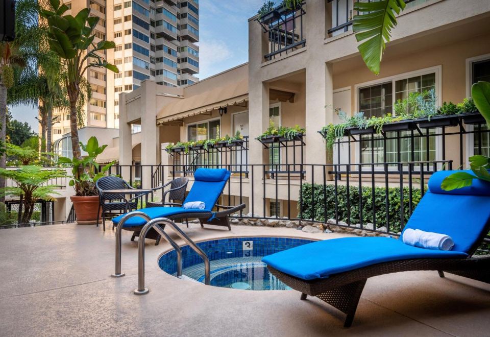 Beverly Hills Plaza Hotel & SpaHotel Overview