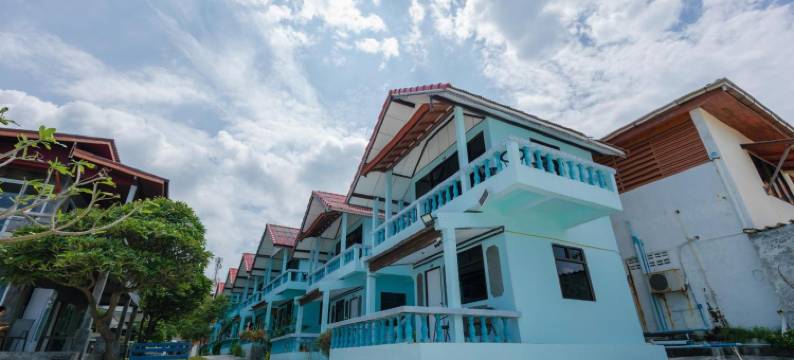 海边的查鲁恩(Charung by The Sea)图片