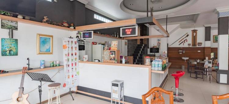 红多兹酒店-近三马林达GOR森帕加(RedDoorz Near Gor Sempaja Samarinda)图片