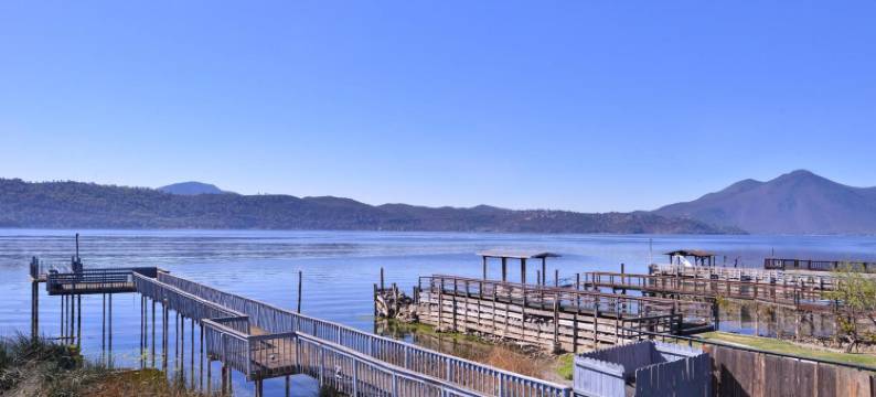 克利尔莱克酒乡美洲最佳价值套房酒店(Americas Best Value Inn & Suites Clearlake Wine Country)图片