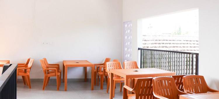 RedDoorz Plus Syariah at Umyas Hotel Near Terminal Anjuk Ladang Nganjuk图片