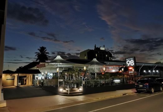 Motel 98 Hotel Overview