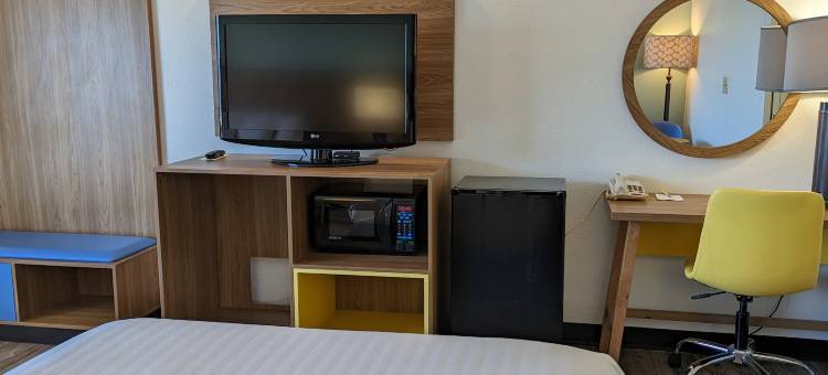 哈瓦苏湖城温德姆戴斯酒店(Days Inn by Wyndham Lake Havasu)图片