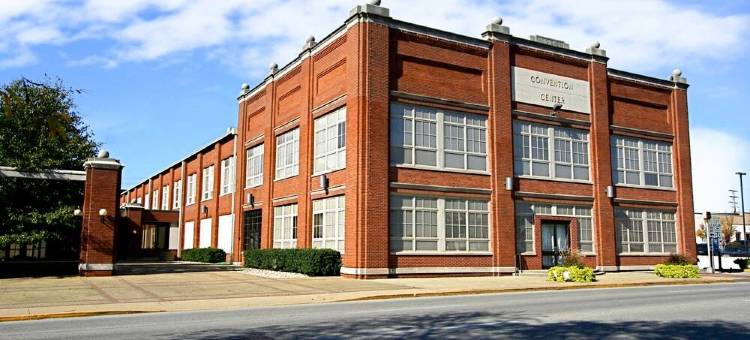 布卢明顿万怡酒店(Courtyard Bloomington)图片