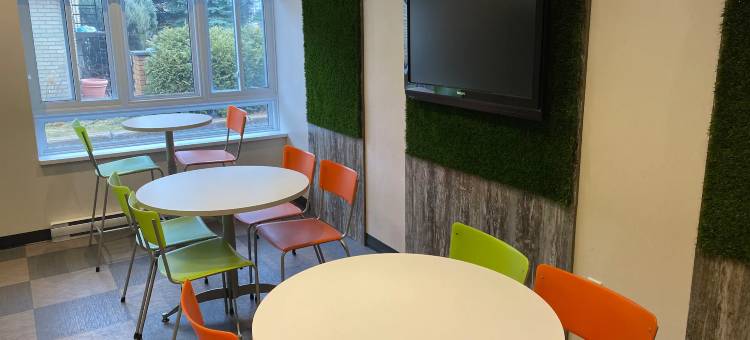 拉瓦尔温德姆华美达酒店(Ramada by Wyndham Laval)图片