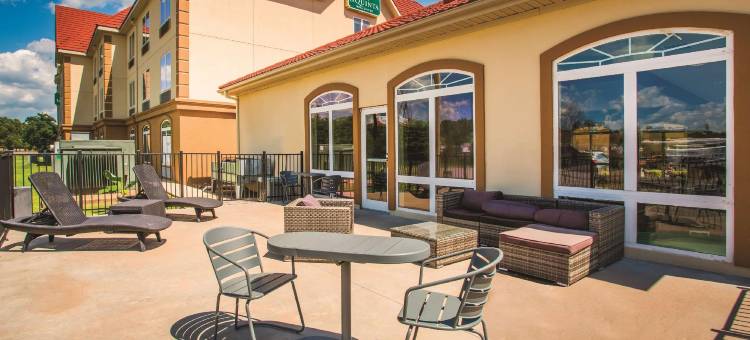 拉塞尔维尔拉昆塔温德姆套房酒店(La Quinta Inn & Suites by Wyndham Russellville)图片