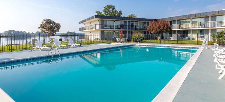 阿拉巴马河滨温德姆速 8 酒店(Super 8 by Wyndham Riverside Al)图片